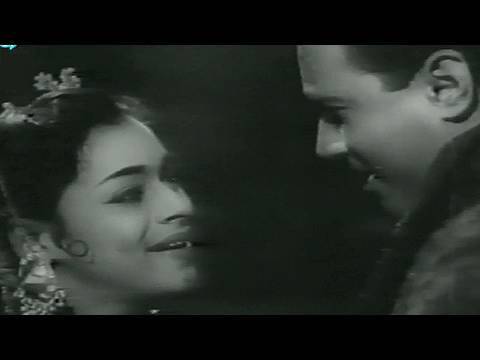 Aa Gaya Maza Lyrics - Asha Bhosle, Ramchandra Narhar Chitalkar (C. Ramchandra)
