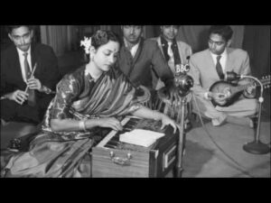 Aa Mil Lyrics - Geeta Ghosh Roy Chowdhuri (Geeta Dutt)
