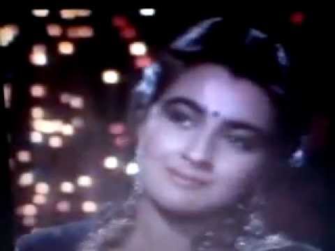 Aa Re Munjhe Lyrics - Asha Bhosle