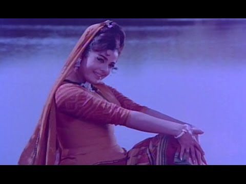 Aaj Sakhi Ri More Piya Ghar Aaye Lyrics - Asha Bhosle