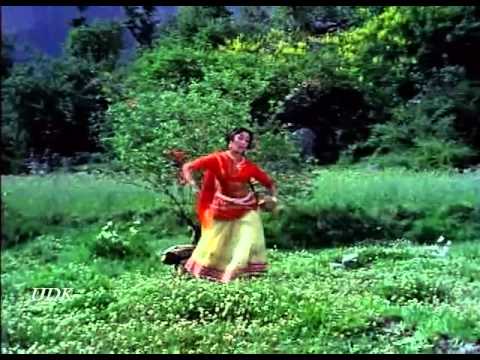 Ek Tu Jo Mila Lyrics - Lata Mangeshkar