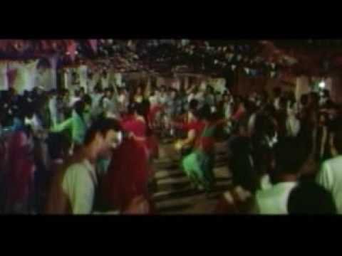 Gaon Mein Mach Gaya Shor Lyrics - Asha Bhosle, Kishore Kumar, Suresh Wadkar
