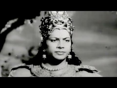 Hil Mil Pujiye Naag Devta Lyrics - Lata Mangeshkar