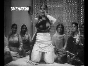 Hum Unko Dekhte Hain Lyrics - Asha Bhosle, Mubarak Begum