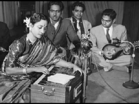 Idhar Dil Hai Udhar Duniya Lyrics - Geeta Ghosh Roy Chowdhuri (Geeta Dutt)