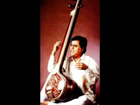 Jai Jai Ganpati Bhaktan Hitkaare Lyrics - Jagjit Singh