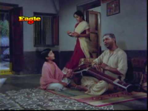 Jau Tore Charan Kamal Lyrics - Lata Mangeshkar, Rajan Mishra, Sajan Mishra