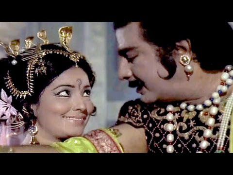 Kah De To Laaj Ka Aanchal Lyrics - Asha Bhosle