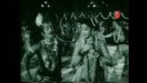 Laaj Lage Ghoonghat Na Khol
