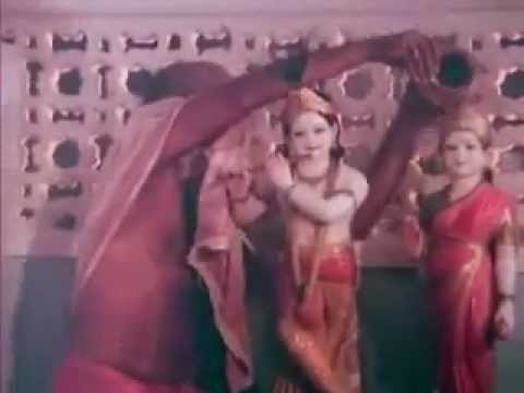 Maano To Main Ganga Lyrics - Lata Mangeshkar