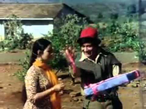 Nazrana Bheja Kisine Pyar Ka Lyrics - Kishore Kumar