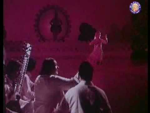Sur Bin Taan Nahi Hai Lyrics - Sulakshana Pandit (Sulakshana Pratap Narain Pandit)