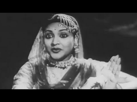 Humdard Jo Banta Hai Garibon Ka Lyrics - Lata Mangeshkar