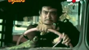 Raah Pe Rahte Hai